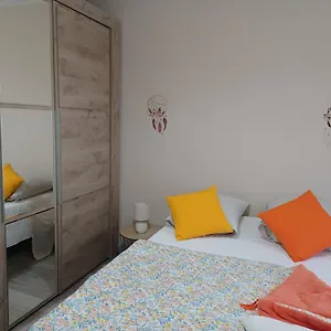 Appartement, La Route Des Grandes Alpes , 8 Couchages, Garage Pour Motards, Cyclistes, Possibilité De Supplémentaires, Si De 8 Personnes Fourneaux (Savoie)