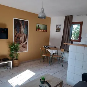 Jolie Petite Maison Idéalement Située Arles